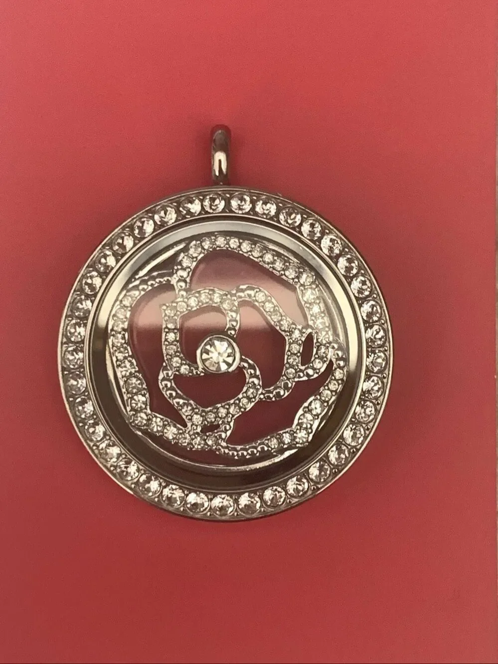Origami Owl Crystal Locket with Crystal Rose insert #stunning locket